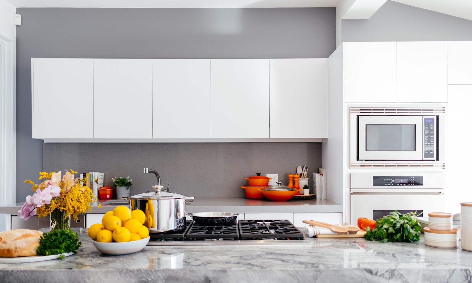 Détail d'une cuisine — plan de travail et finitions